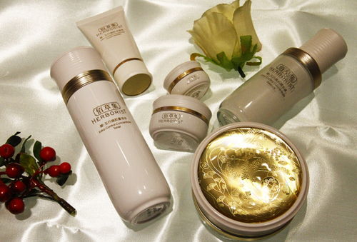 秋季化妝品節盛典來襲！多重福利搶先鎖定，專屬代金券手慢即無